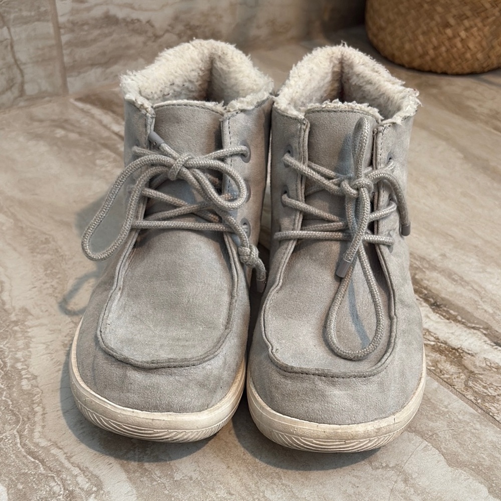 Kohls So chukka boots grey suede faux fur